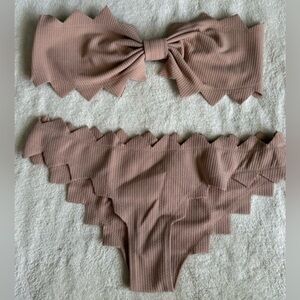 Marysia Scalloped Bandeau Bikini
Set in Tan